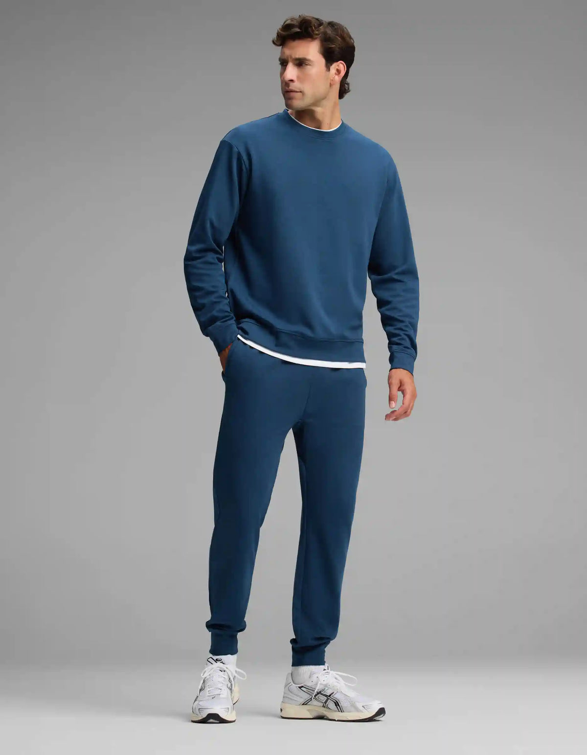 Men's Versa Crewneck & Jogger Set