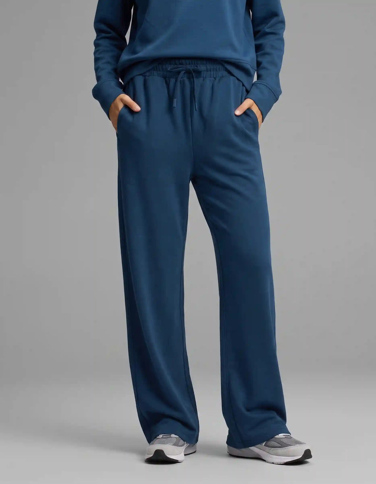 Women's Versa Crewneck & Wide Leg Pant Set
