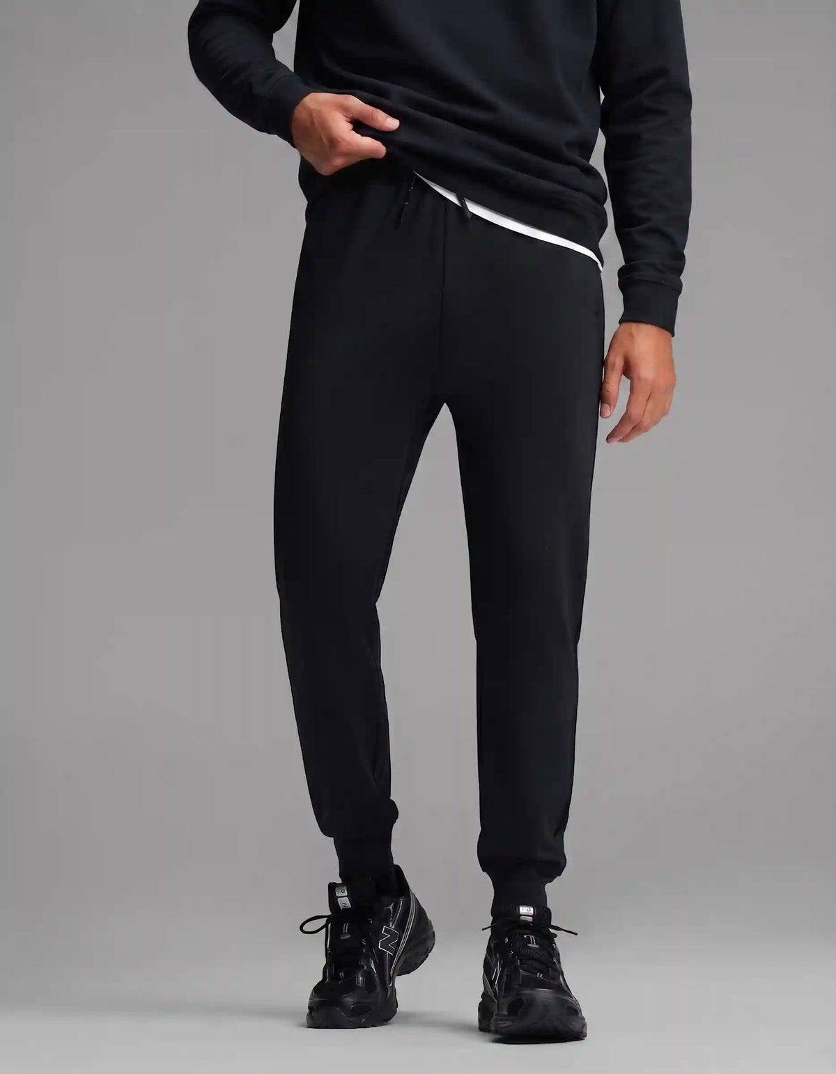 Men's Versa Crewneck & Jogger Set